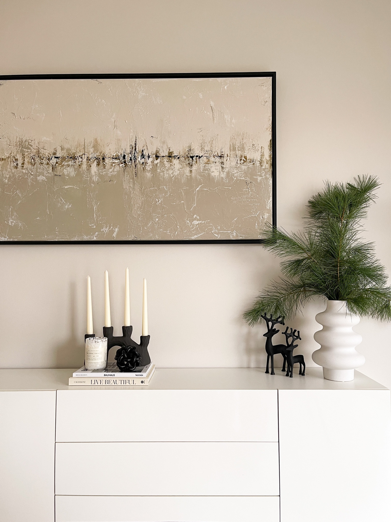 Detaillove 🖤

#homedecor #dekoliebe #vasenliebe #kerzenständer #vase #details

#LTKhome #LTKbeauty