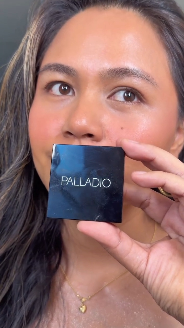 Brighten up tired eyes in seconds with this drugstore gem 👀✨ @palladiobeauty 

#PalladioBeauty #UnderEyeBrightener #MakeupHack #DrugstoreMakeup #BeautyTips