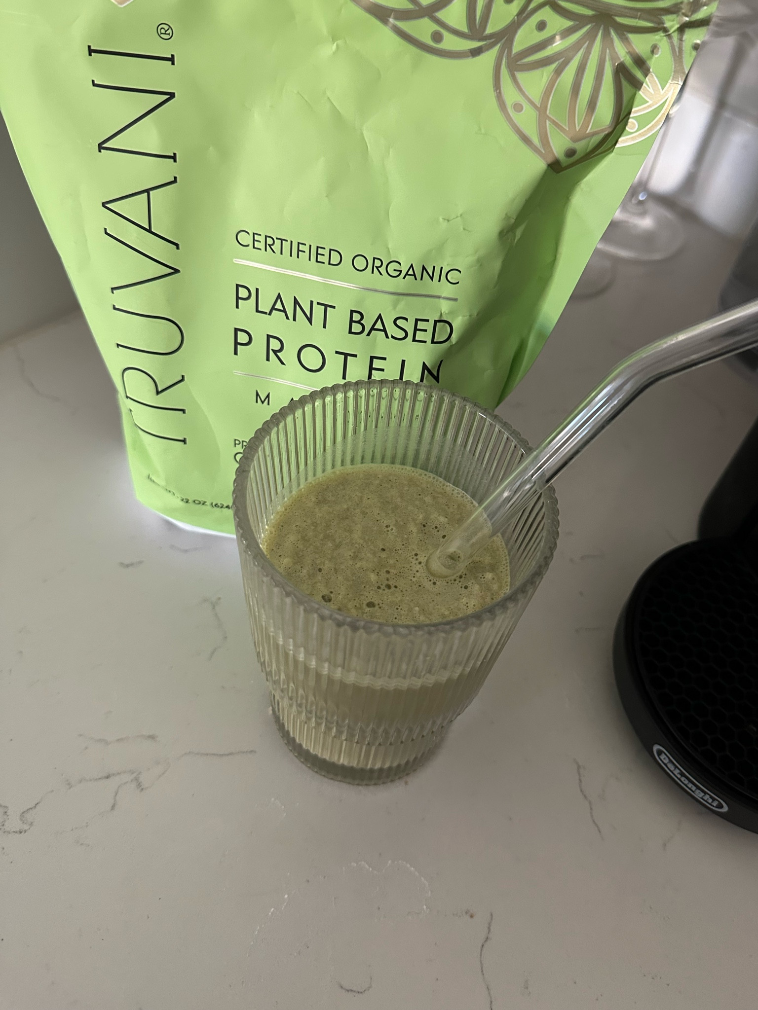 Been trying to treat my hormones much better 🤍 30g of protein in the first 30 minutes of your day. 

wellness / hormones / morning routine 