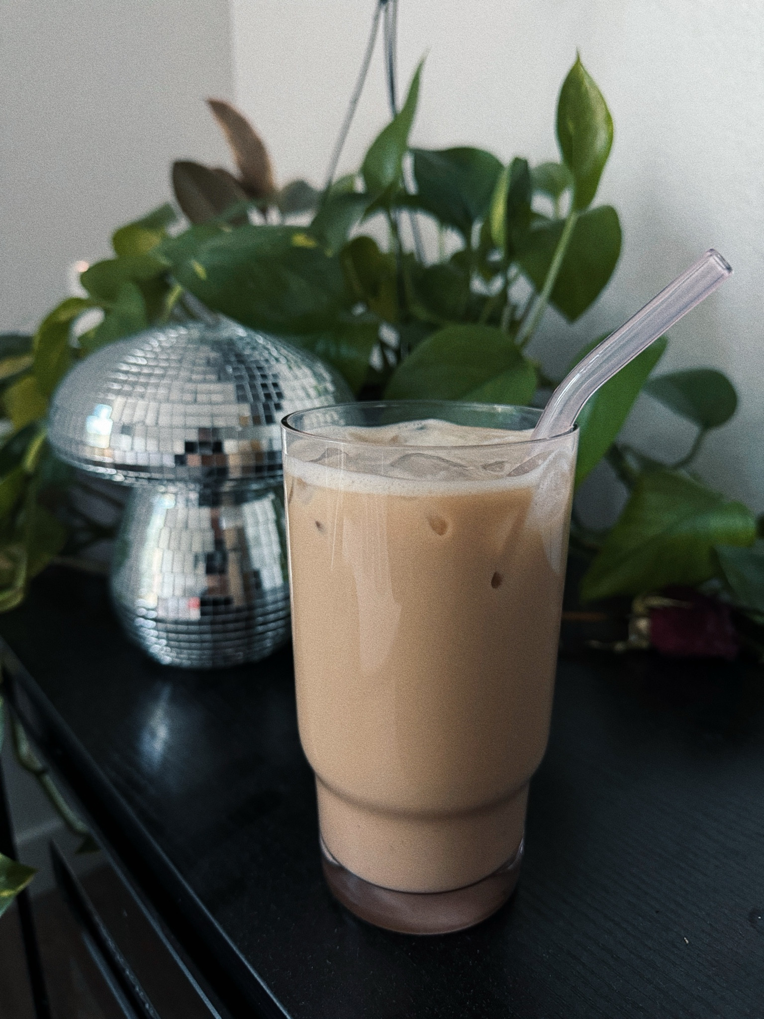 Honey almond latte 🖤

#LTKHome