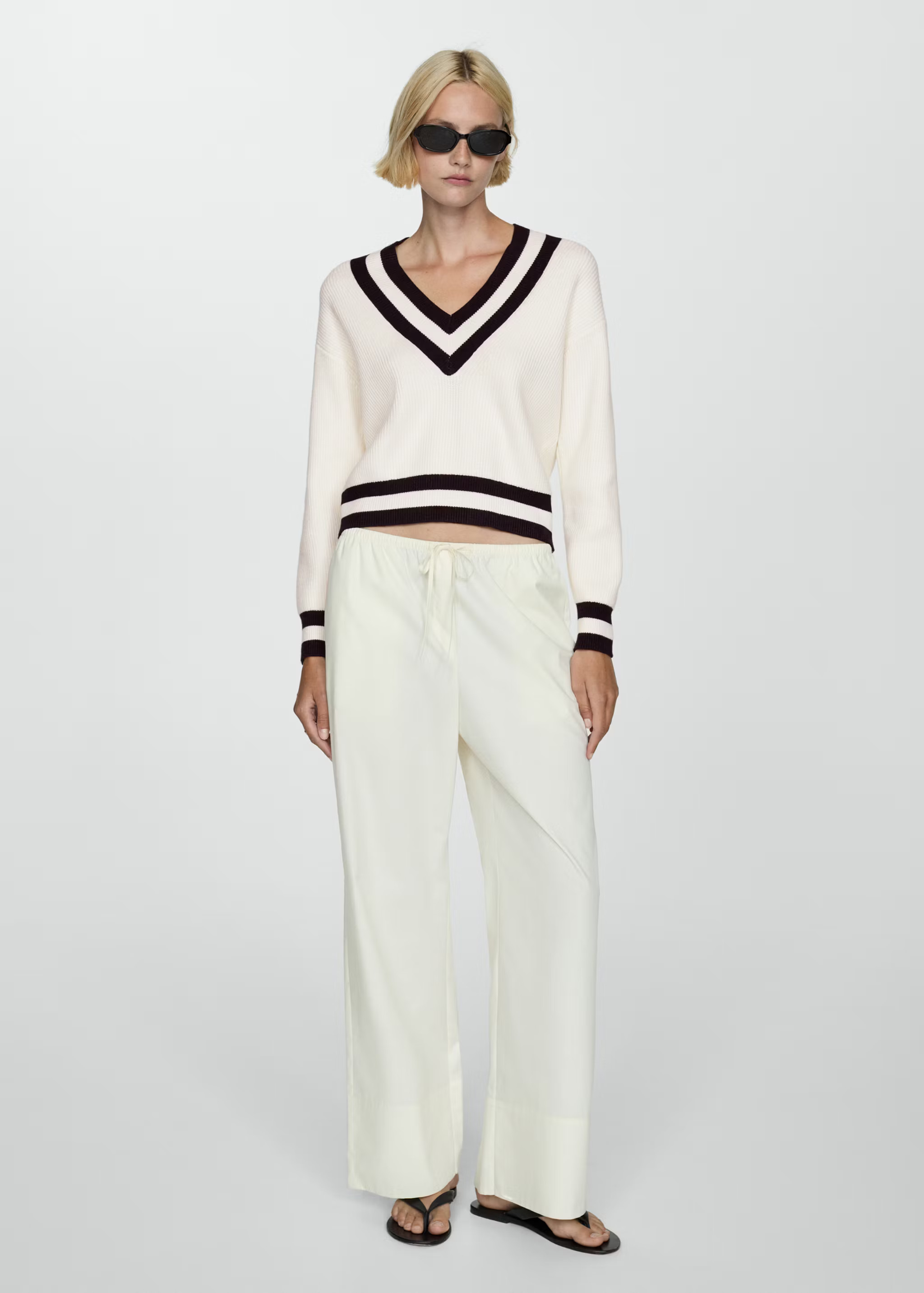 Contrasting V-neck sweater | Mango (US/MX/AU)