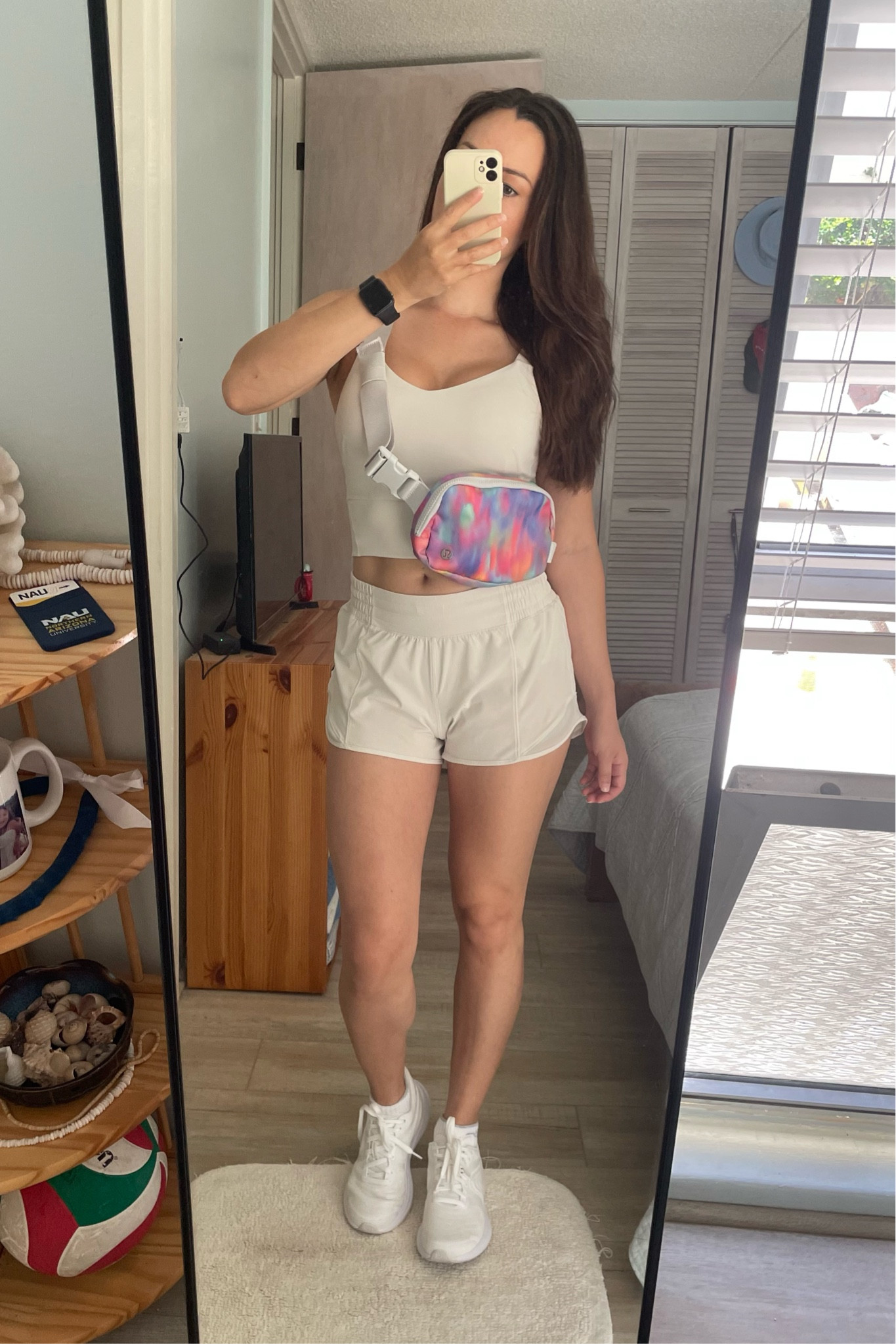 ☀️ lululemon Summer outfit 😎

The Summer weather is officially here, which means it’s time to break out the hotty hot shorts!  

Love how this Rainbow belt bag adds a pop of color to my off white outfit 

My measurements
Height: 5’5”
Over Bust: 34.5”
Under Bust: 30”
Waist: 26.75”
Hips: 36.5”

Top and shorts size 6 in the color bone


#LTKitbag #LTKSeasonal #LTKstyletip