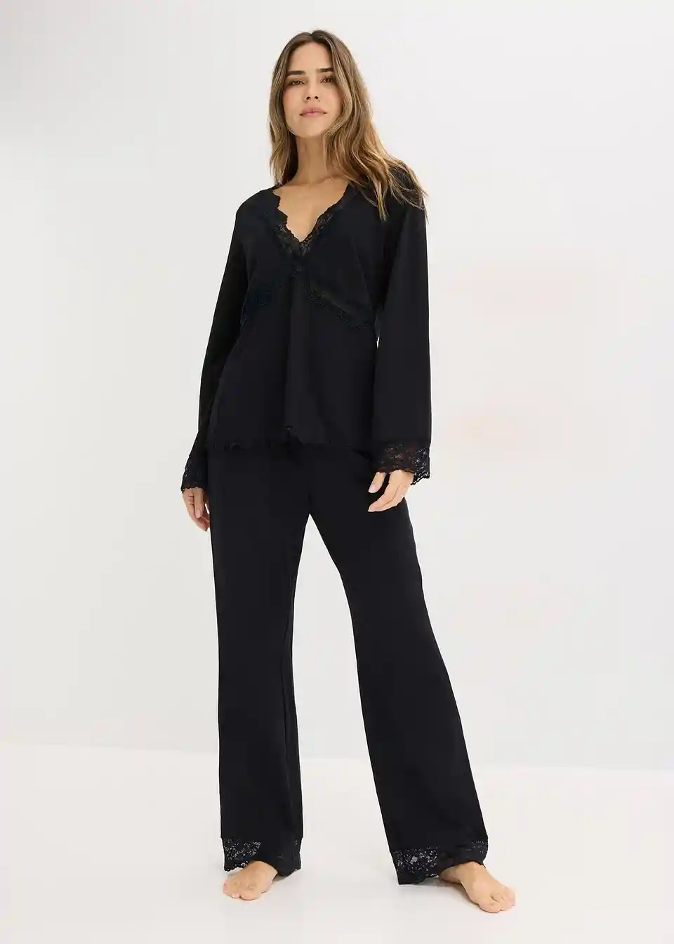 Pyjama mit Spitzenbesatz | Bonprix DE