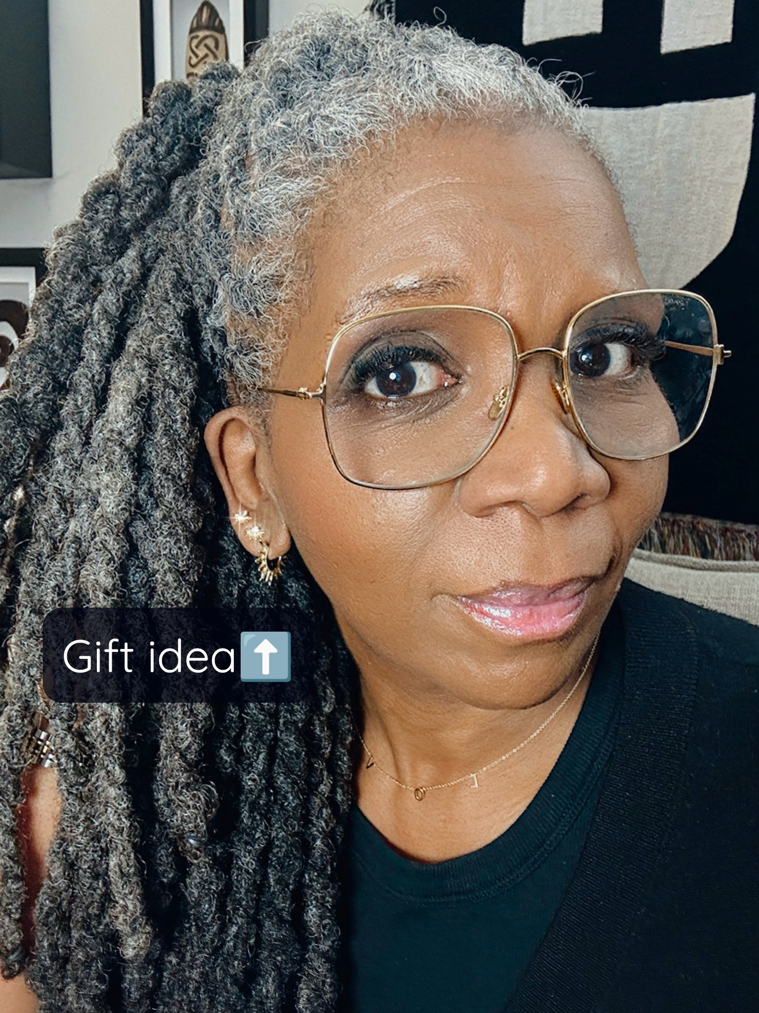 A 🌞 sunburst stack of earrings for that special someone in your life.  Subtle sparkle for anyone’s list ✨

#LTKGiftGuide #LTKootd #LTKHoliday