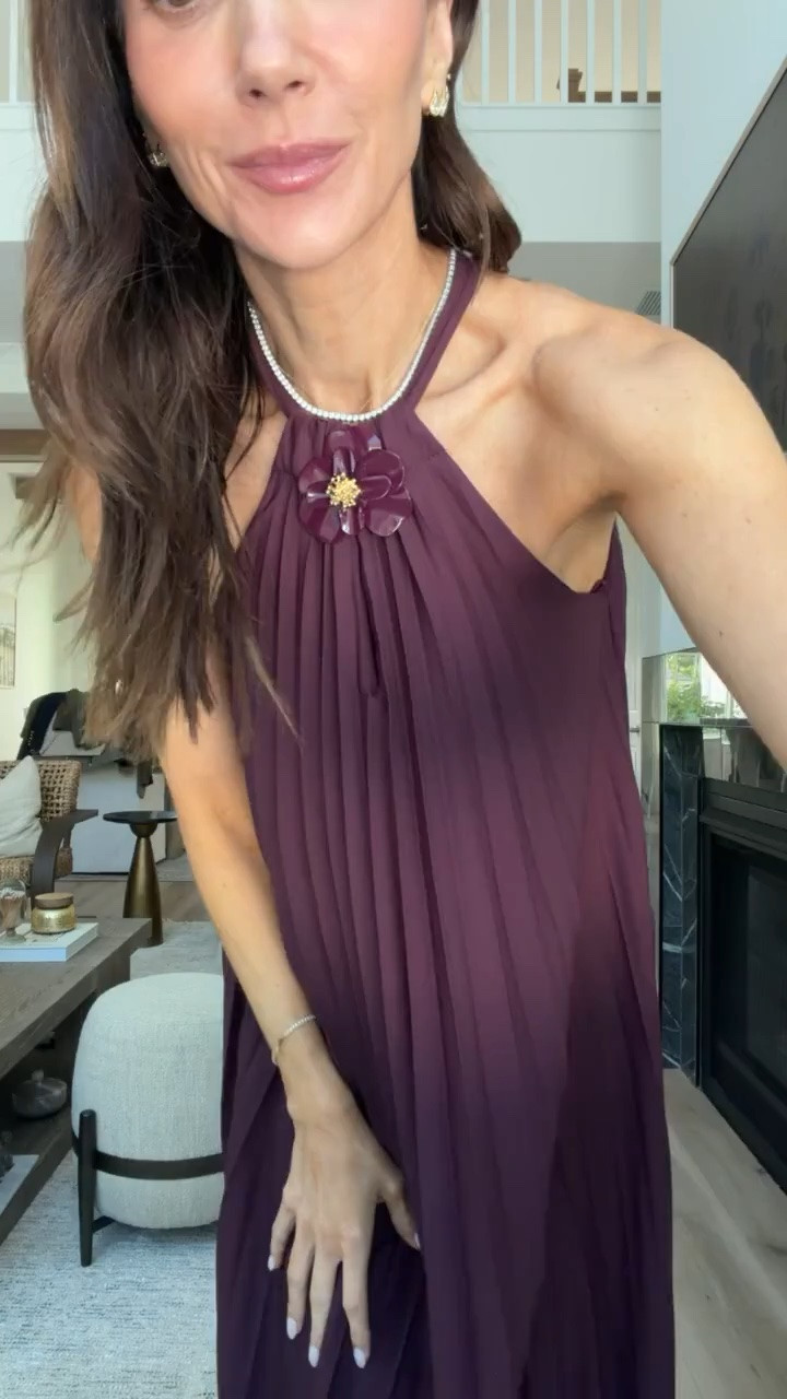 This purple halter dress is such a beautiful option for fall events. The flowy silhouette and rich color make it feel elegant and effortless, perfect for weddings, holiday parties, or special occasions. I’m wearing an XS.

purple dress, halter dress, fall wedding guest dress, holiday party dress, elegant maxi dress, special occasion dress, event outfit, women’s fall fashion, formal dress, wedding guest outfit, annabrstyle

#LTKootd #LTKSeasonal #LTKOver40