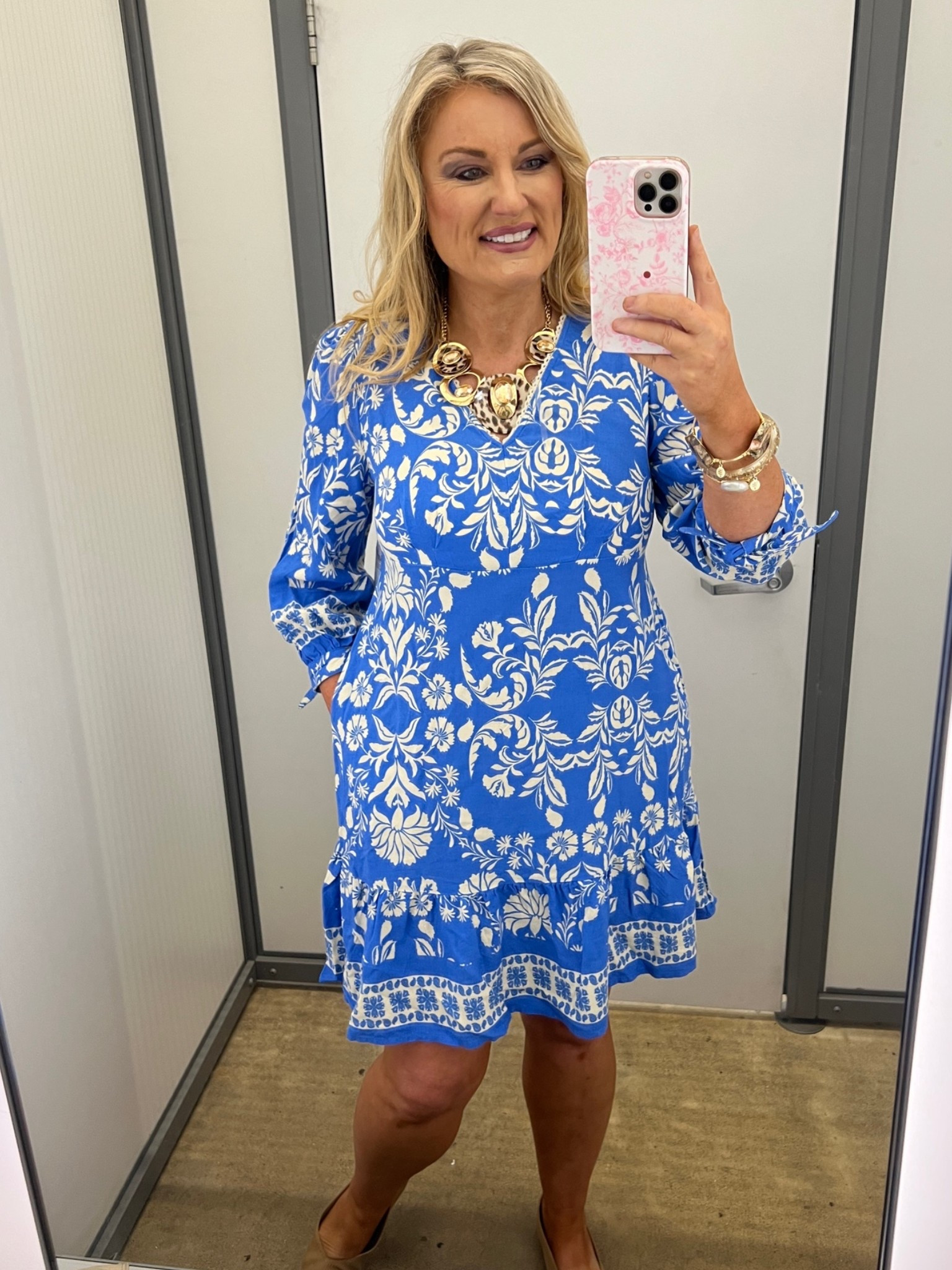 Description says mini but it’s a perfect wear to work length!  Comes in blue or green, sizes XS-3X…I’m wearing medium, fits true to size

Pockets, 3/4 length tie sleeves, v-neck, pull on style

#LTKOver40 #LTKMidsize #LTKPlusSize