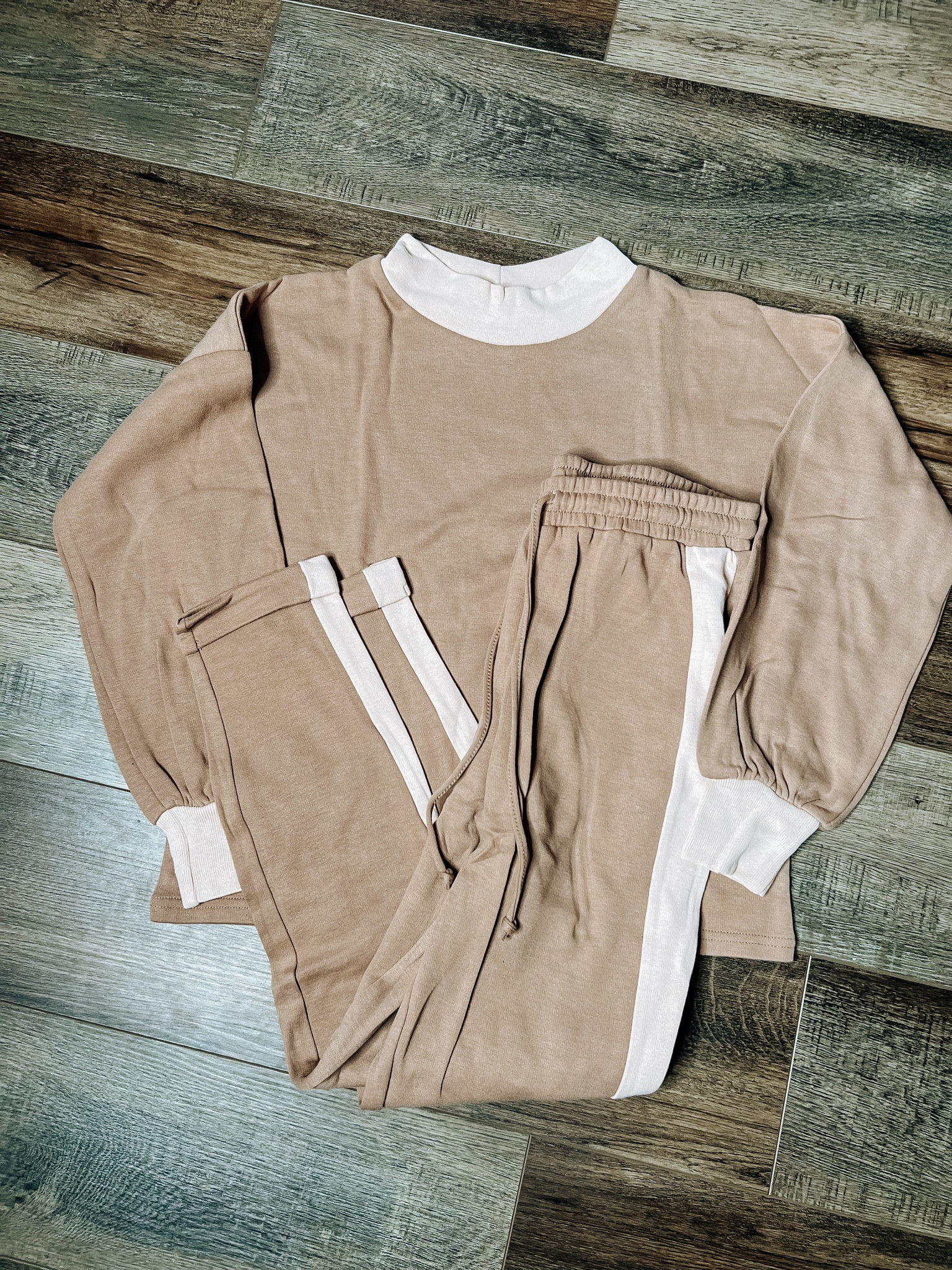 The cutest set on sale for Black Friday!! Fits true to size and perfect for that cute athliesure look for running errands, shopping, and more! 

#LTKSeasonal #LTKStyleTip #LTKCyberWeek