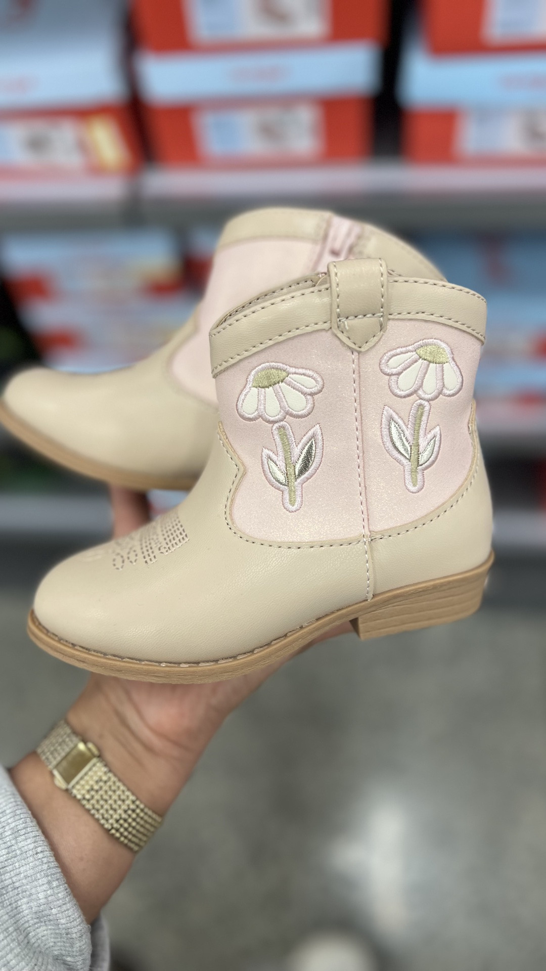 Toddler girl boots

Target finds, Target style, Target fashion

#LTKootd #LTKmomlife