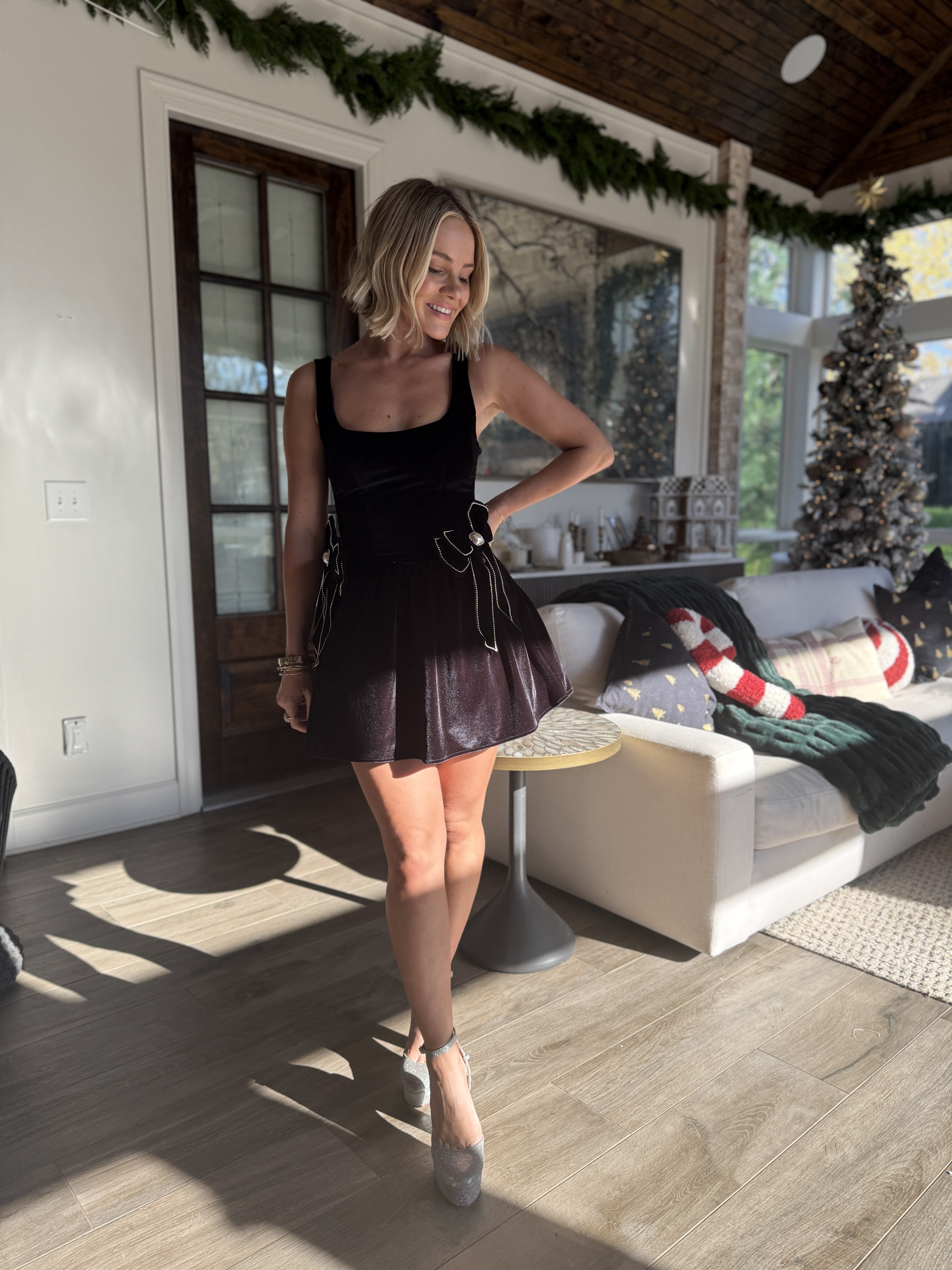 Mumu holiday outfit! 20% off everything right now! 

 #LTKHoliday #LTKParties #LTKStyleTip