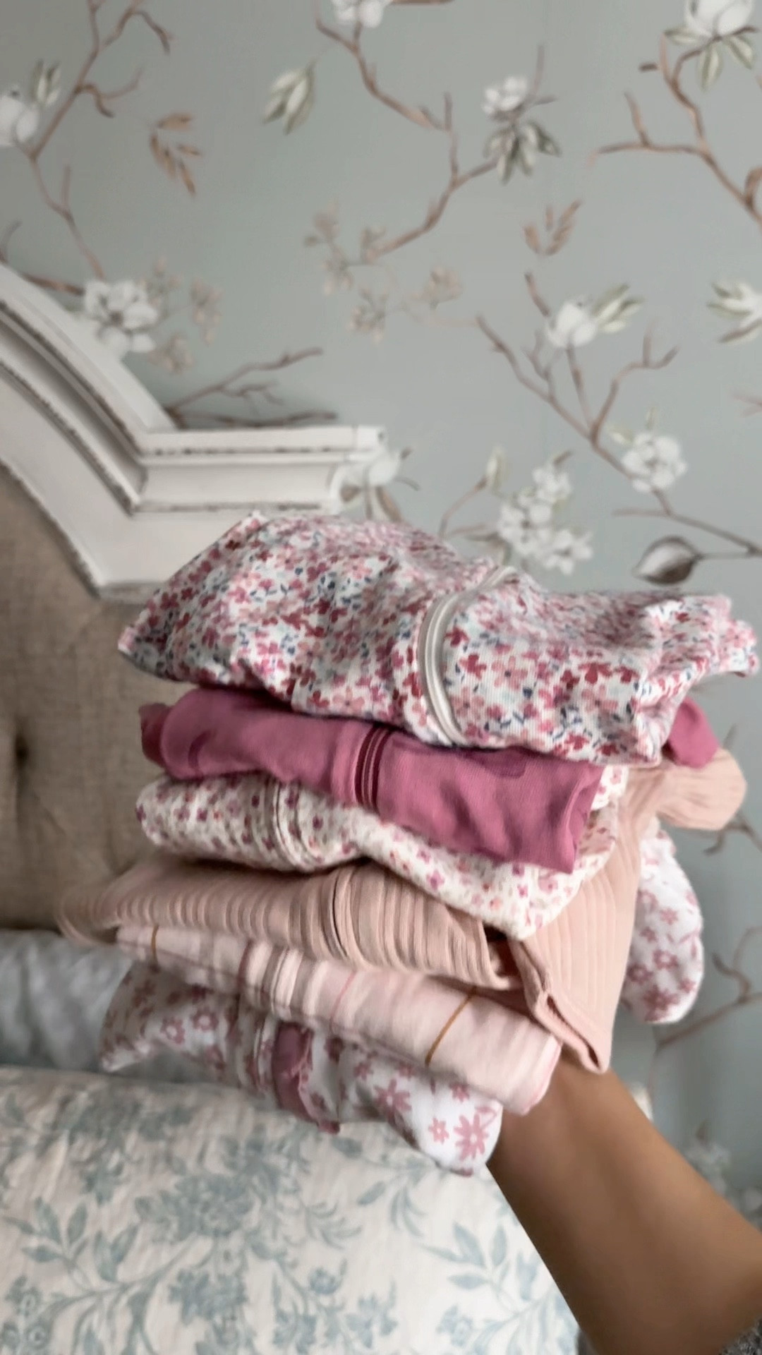 Baby girl, newborn zipper sleepers from target target baby fine target clothing, haul for baby girl newborn size 0 to 3 month and three month zipper sleepers for fall

#LTKSeasonal #LTKSaleAlert #LTKBaby