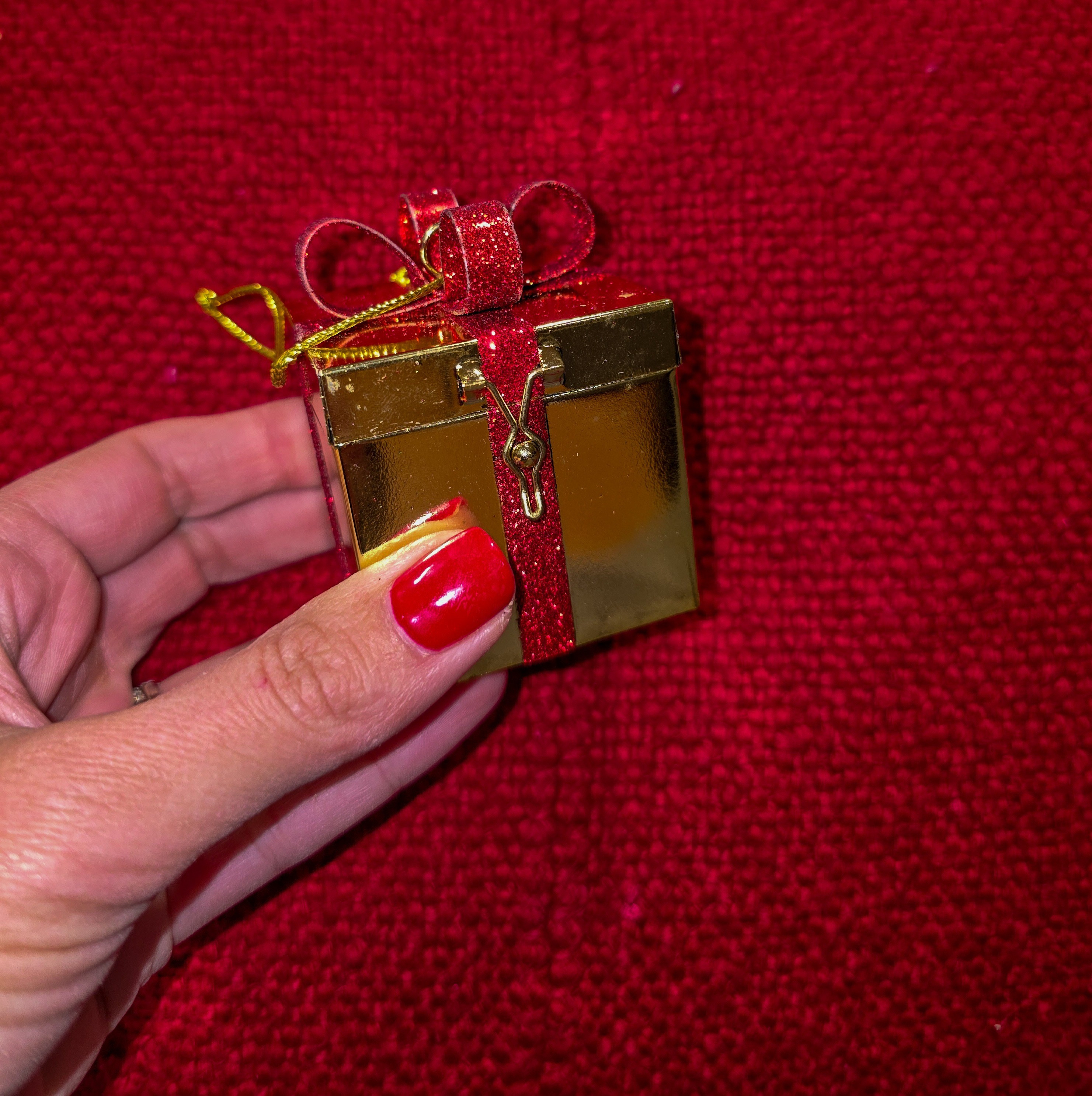 Prettiest ornament and love that it opens up as a little gift box only $5

#LTKGiftGuide #LTKHoliday #LTKHome