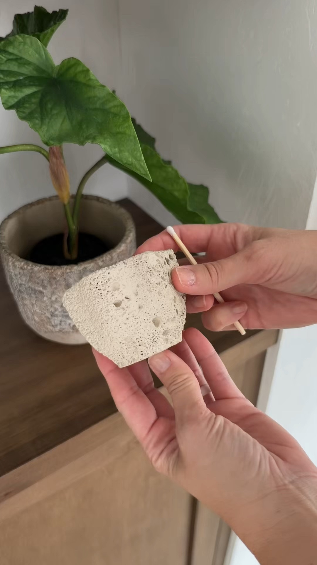 How pretty is this concrete stone match set? It comes with white matches too! Doubles as decor!