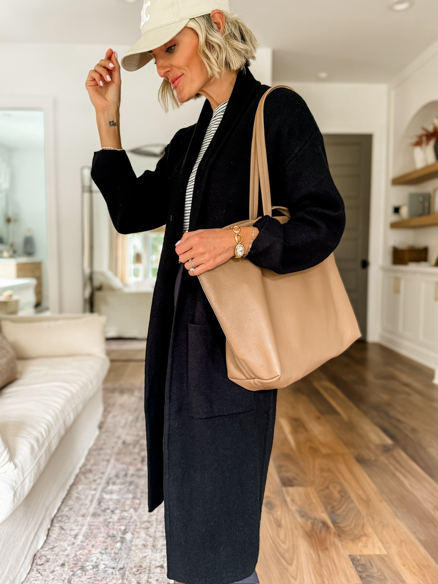 I have been loving this cardigan from Amazon! I have it in two colors! Wearing XS!

Loverly Grey, Amazon finds, Amazon haul, cardigan, Amazon prime day, prime day deals, fall looks, fall outfits 

#LTKxPrimeDay #LTKSeasonal #LTKStyleTip