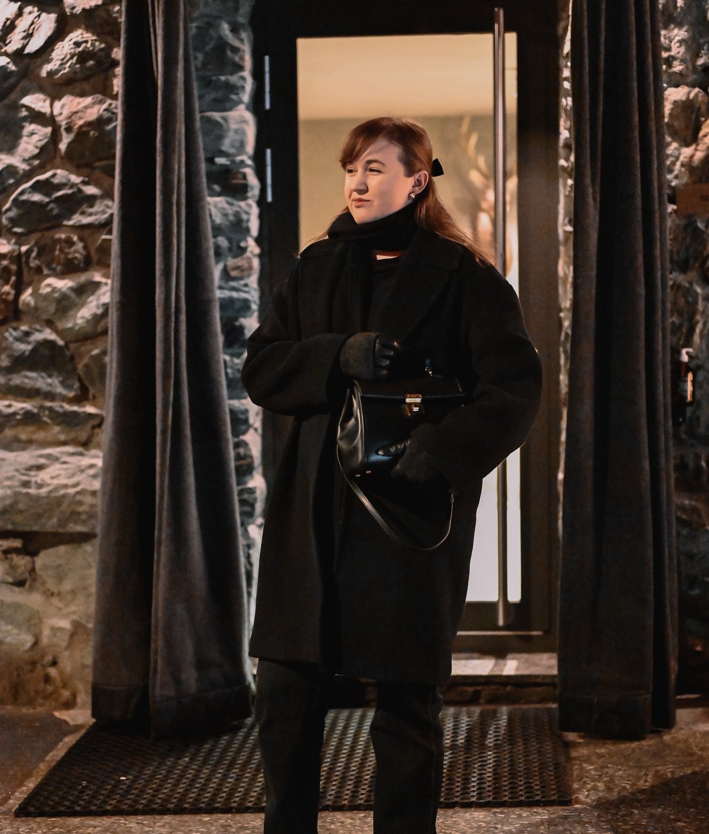 dressed up in all black, just call me Taylor Swift 🖤 swipe for a gorgeous Switzerland night scene ✨