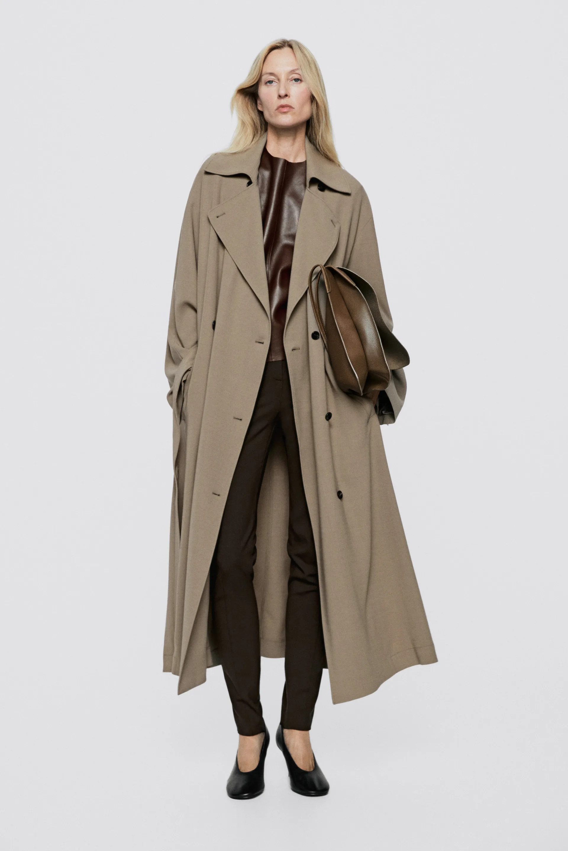 Long fluid wool trench coat - LIMITED EDITION - SAND | Massimo Dutti US