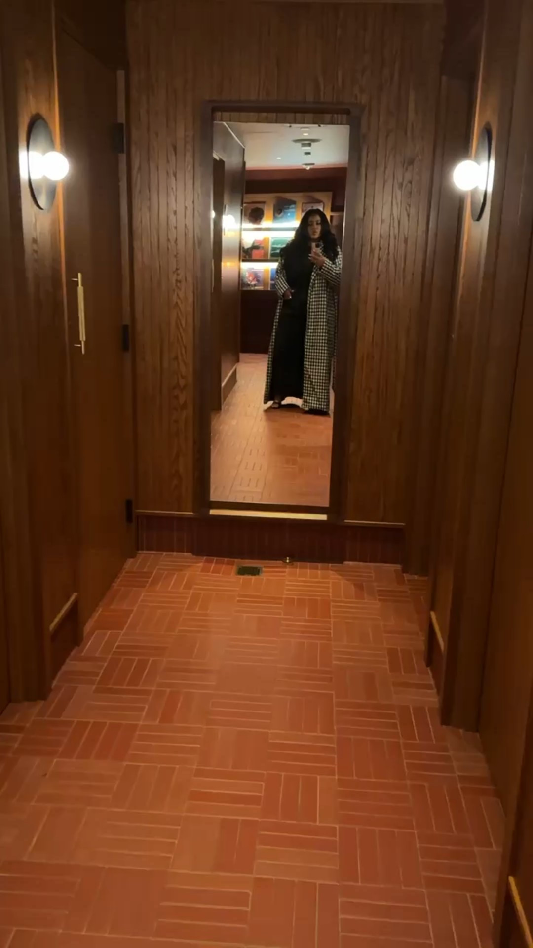 Obsessed with this coat 🤍🖤

#LTKgrwm #LTKHoliday #LTKPlusSize