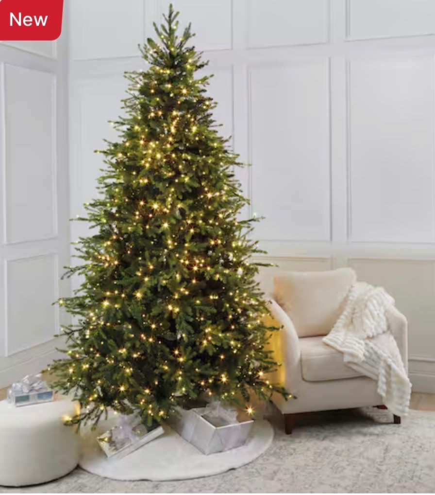 Stunning Christmas tree 🌲 

#LTKSeasonal #LTKFamily #LTKHoliday