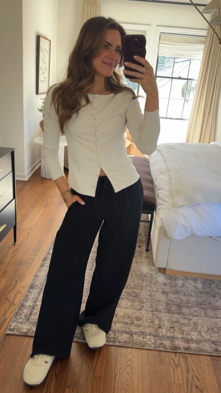 OOTD - comfy yet chic all with good basics I'll wear over and over again✨



#LTKmomlife #LTKootd #LTKgrwm