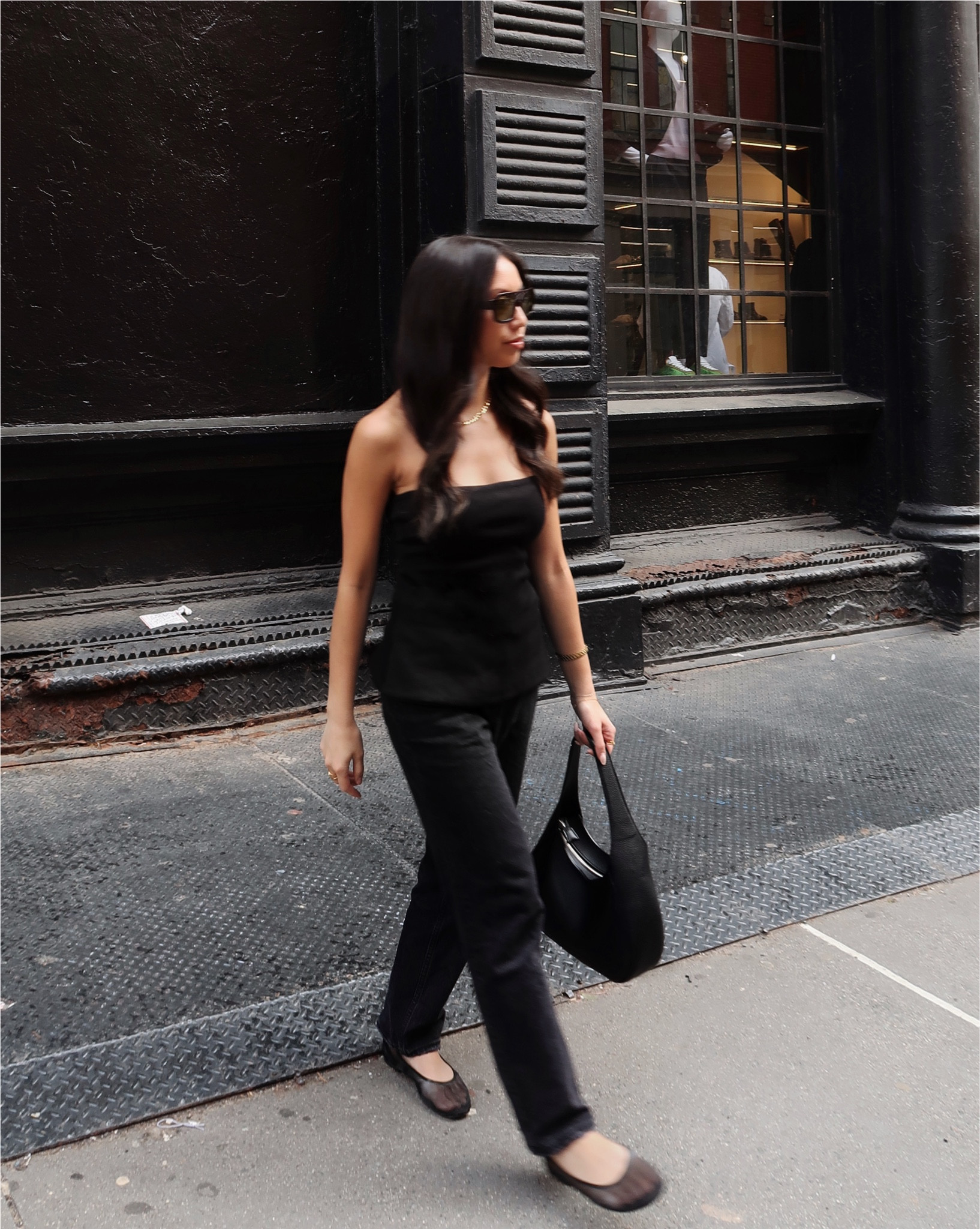 Zara top
Abercrombie jeans
Vehla sunglasses
Mango bag
Bellini flats


#LTKPetite