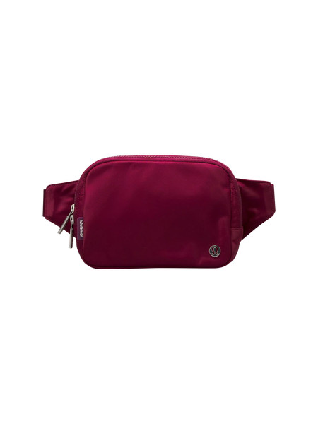 Everywhere Belt Bag Large with Long Strap 2L | Unisex Bags,Purses,Wallets | lululemon | Lululemon (US)