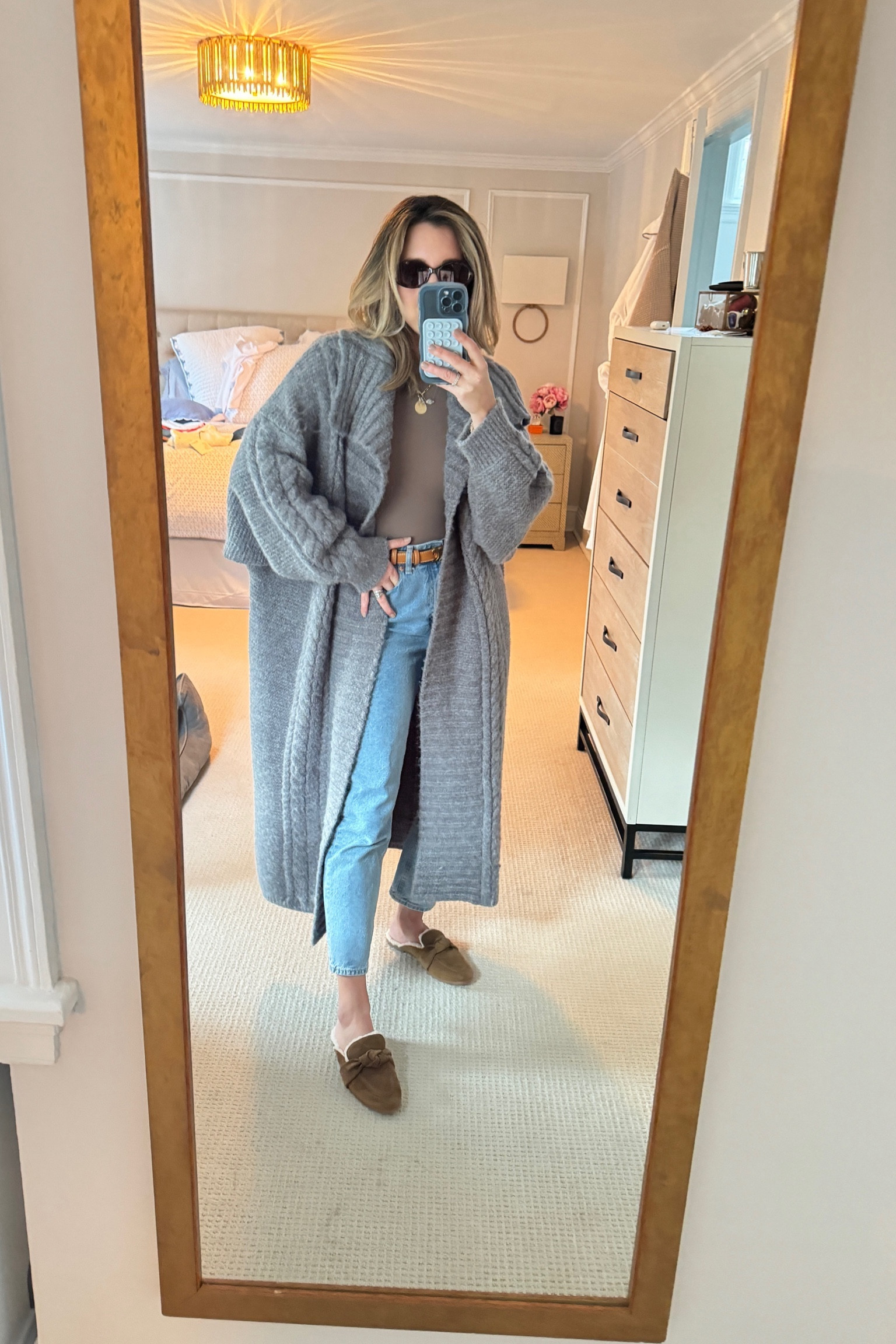 School pickup, but make it cute 💁🏼‍♀️

Cardi-coat is Source Unknown (one size), not available on LTK so linking similar
Bodysuit is Skims (size S)
Jeans are old H&M (size 4)
Shearling mules by Steve Madden 
Celine dupe sunglasses from Amazon

#LTKstyletip #LTKfamily #LTKSeasonal