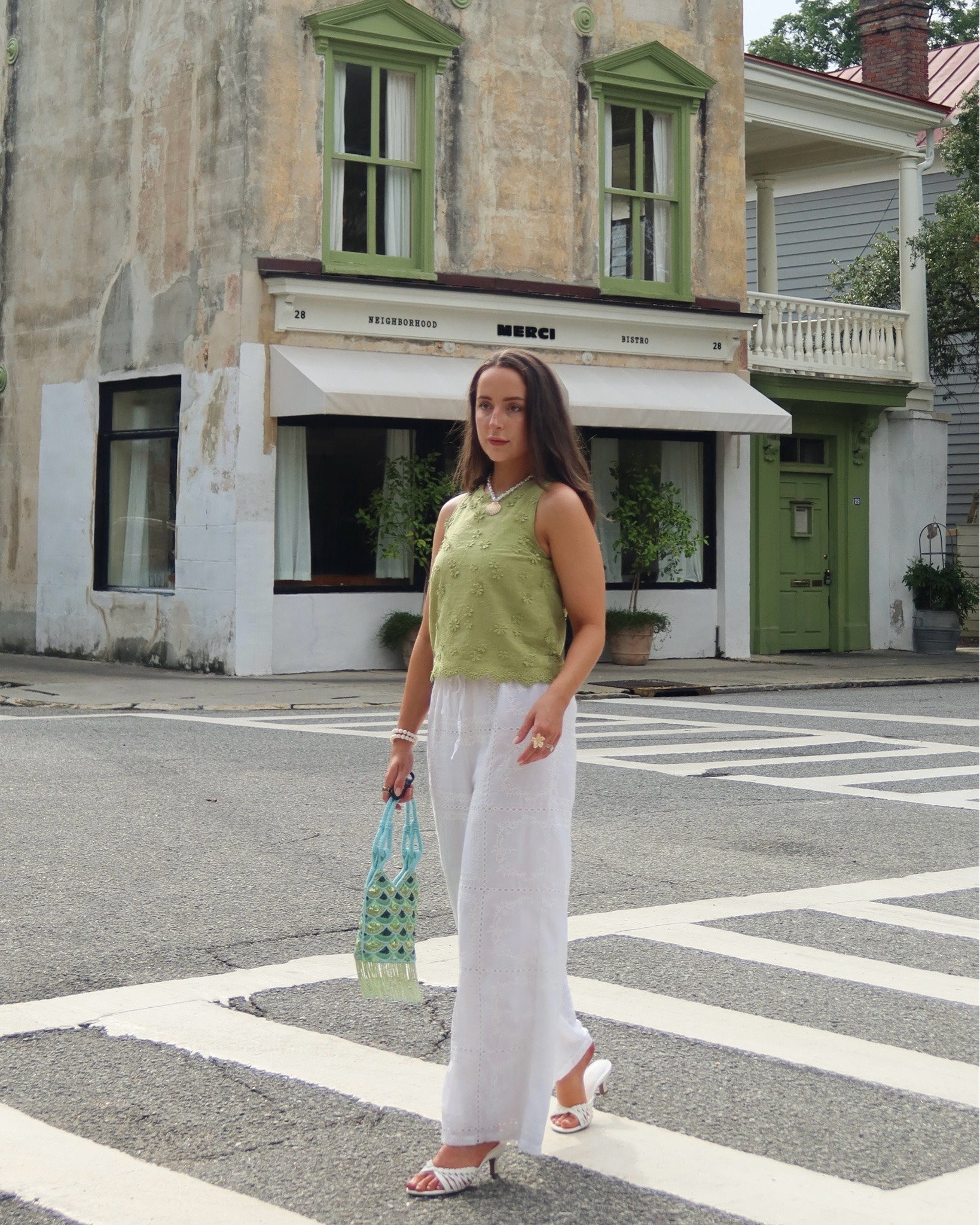When the scenery matches the outfit 🥝🤍 @lulus #lulusambassador #lovelulus