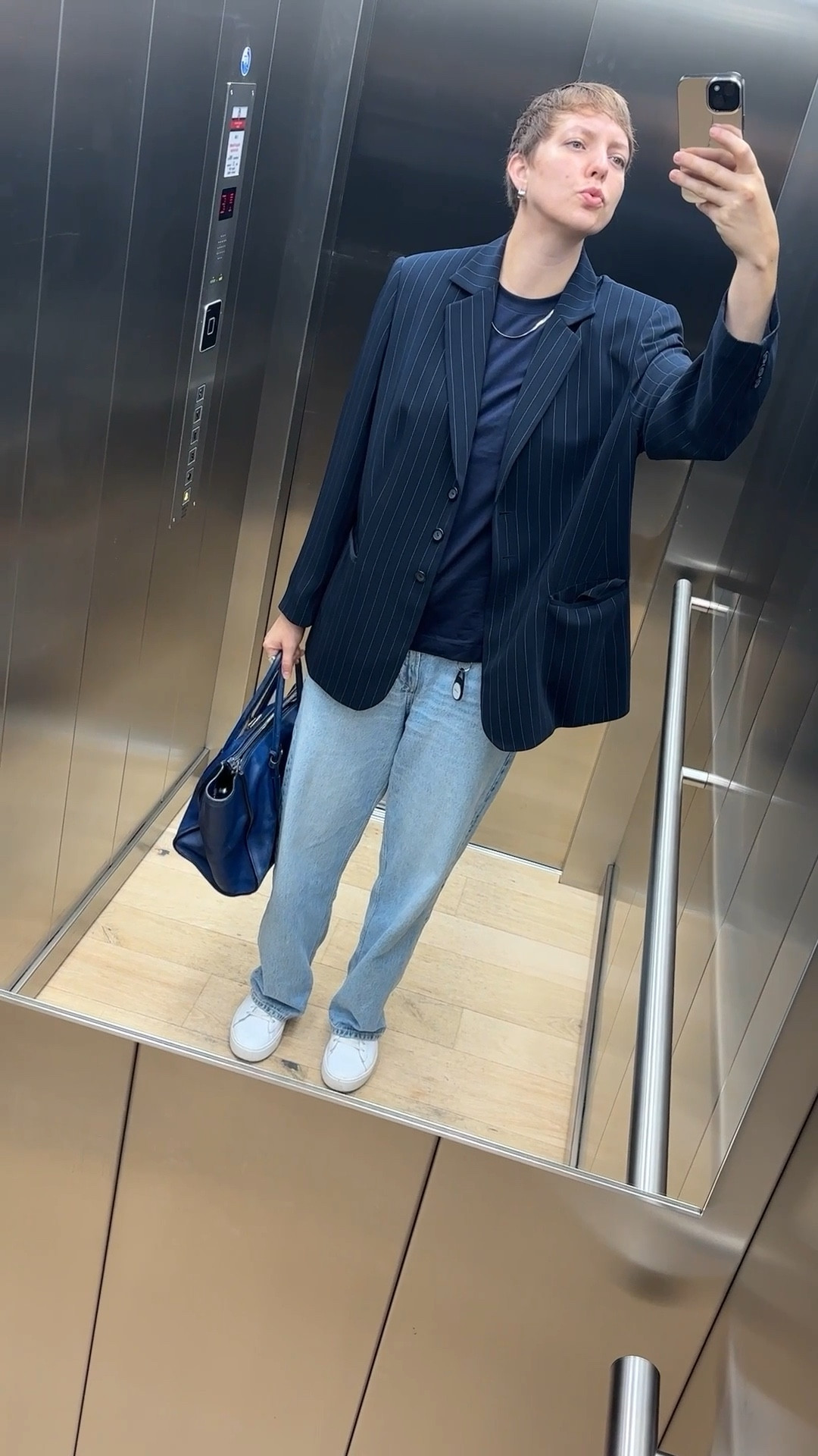 3/30 Capsule Wardrobe Outfits / oversized blazer, baggy jeans and prada bag

#LTKdeutschland #LTKeurope #LTKautumn