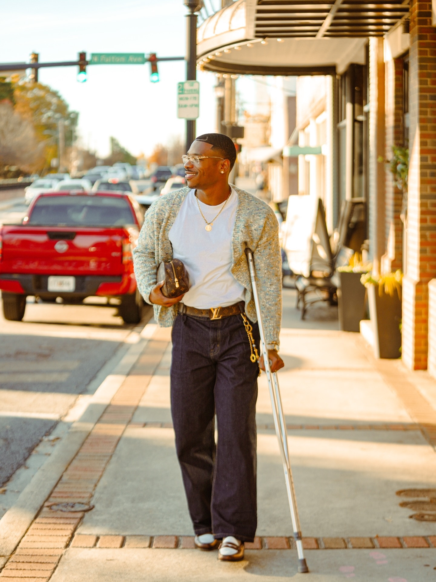 Ever seen a pair of pleated jeans? Me neither until these, I love this with this cardigan. Like how I paired the two while on crutches? 

#LTKMens #LTKFindsUnder100