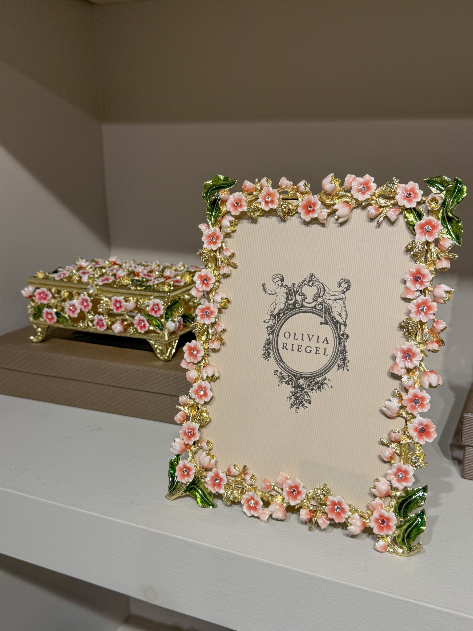 Olivia Riegel Bella Floral Picture Frames and Box at Bloomingdale’s

Luxury Home Decor
Spring / Summer Decor
High End Design 

#LTKSeasonal #LTKHome #LTKOver40