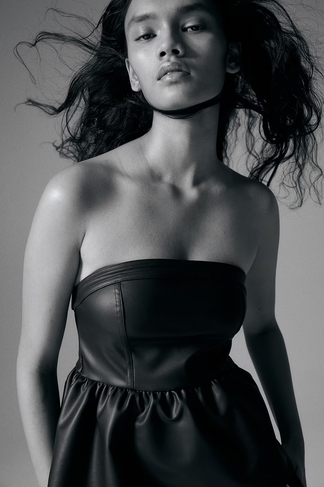 Bandeautop met peplum - Zwart - DAMES | H&M NL | H&M (DE, AT, CH, NL, FI)