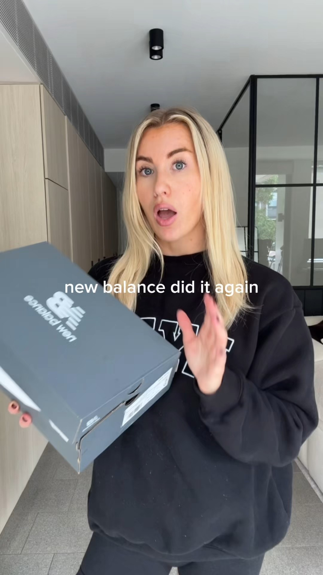 New Balance did it again! These are THE sneakers of 2026! New Balance 204L
#newbalance204L #2026trends #sneakers #newbalance #miumiu