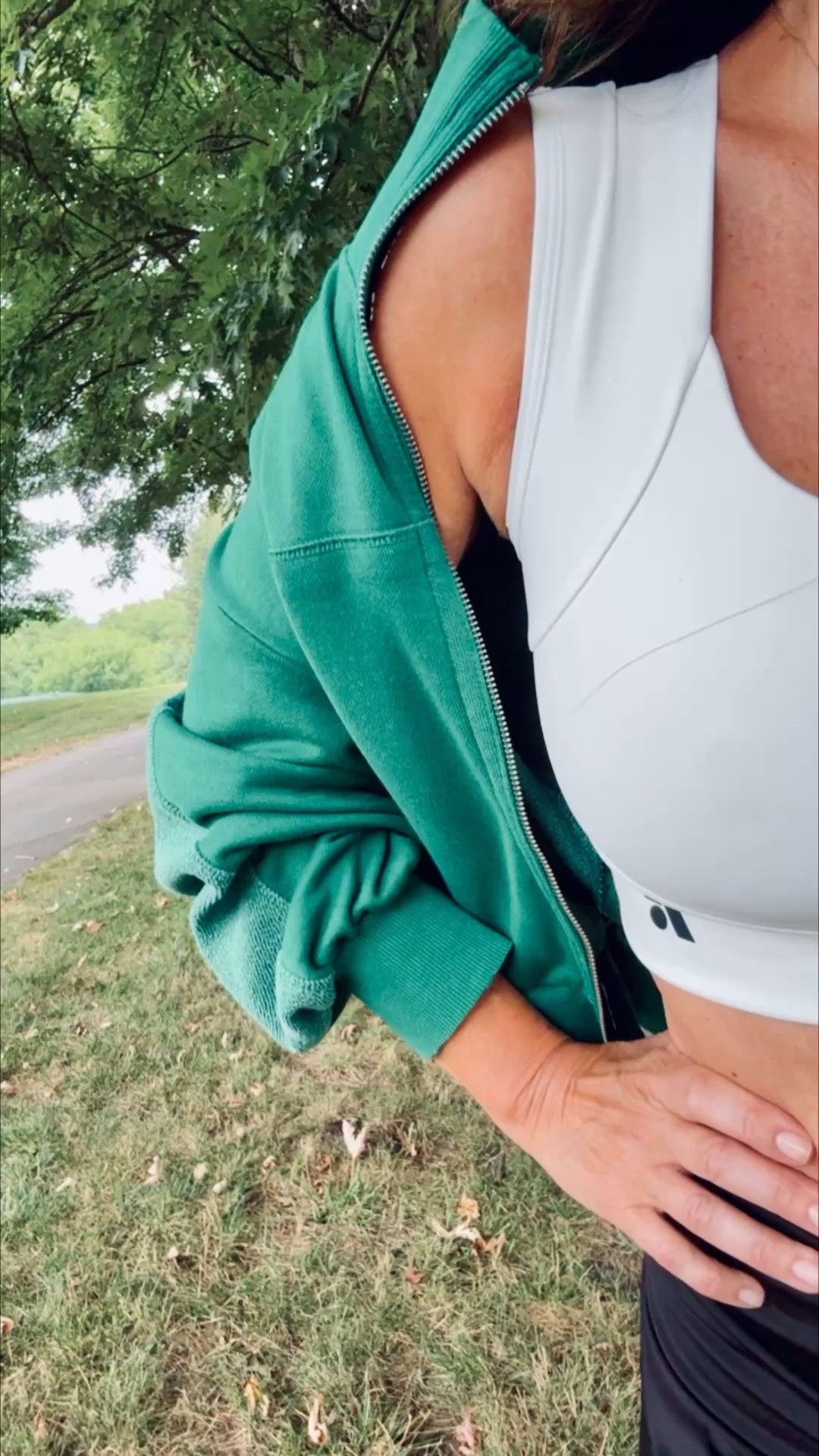 Have you heard about @forme  because I had their patented socks and loved, when they reached out if I wanted to try the bra - I had a feeling it was going to deliver on their promos and they did not disappoint- amazing brand🙌
Posture correcting bra with a higher neckline and our strongest upper body support, making it ideal for recovery, pain relief, and musculoskeletal health.

Patented socks engineered with biofeedback technology to improve foot alignment and stability, ideal for walking, standing, flat feet and plantar fasciitis.

#LTKOver40 #LTKActive #LTKfitnessgoals