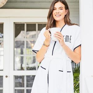 Women&#39;s Short White Robe | Weezie Towels