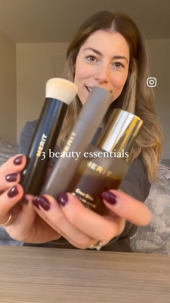 I’ve been using the instant glow serum which has 4 types of hyaluronic acid for deep hydration which is exactly what my skin needs right now! It plumps and brightens and can be used under or over moisturiser.

#LTKbeauty #LTKMostLoved