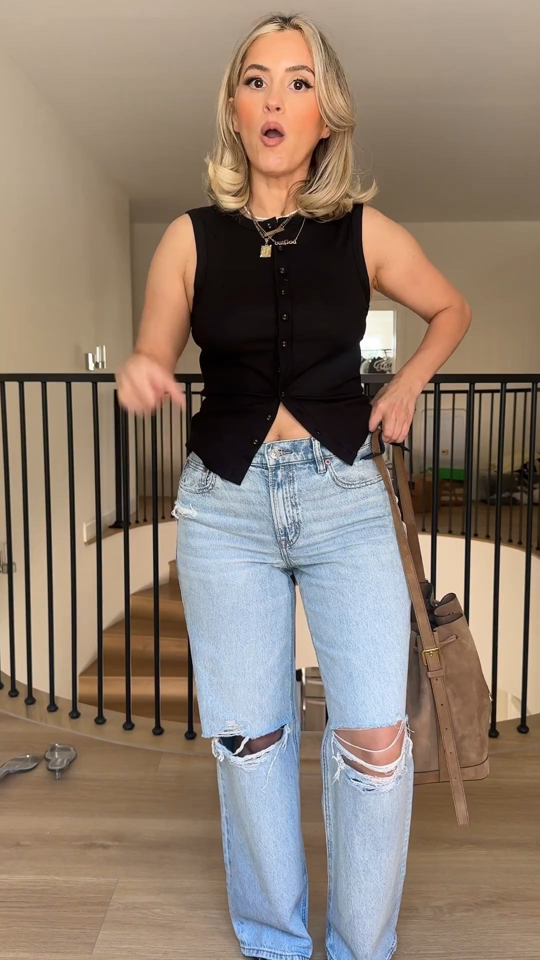 JEANS ARE 40% OFF!!! - SALE ENDS TONIGHT



Jeans 27R I'm 5'2 | small in top #LTKStyleTip
