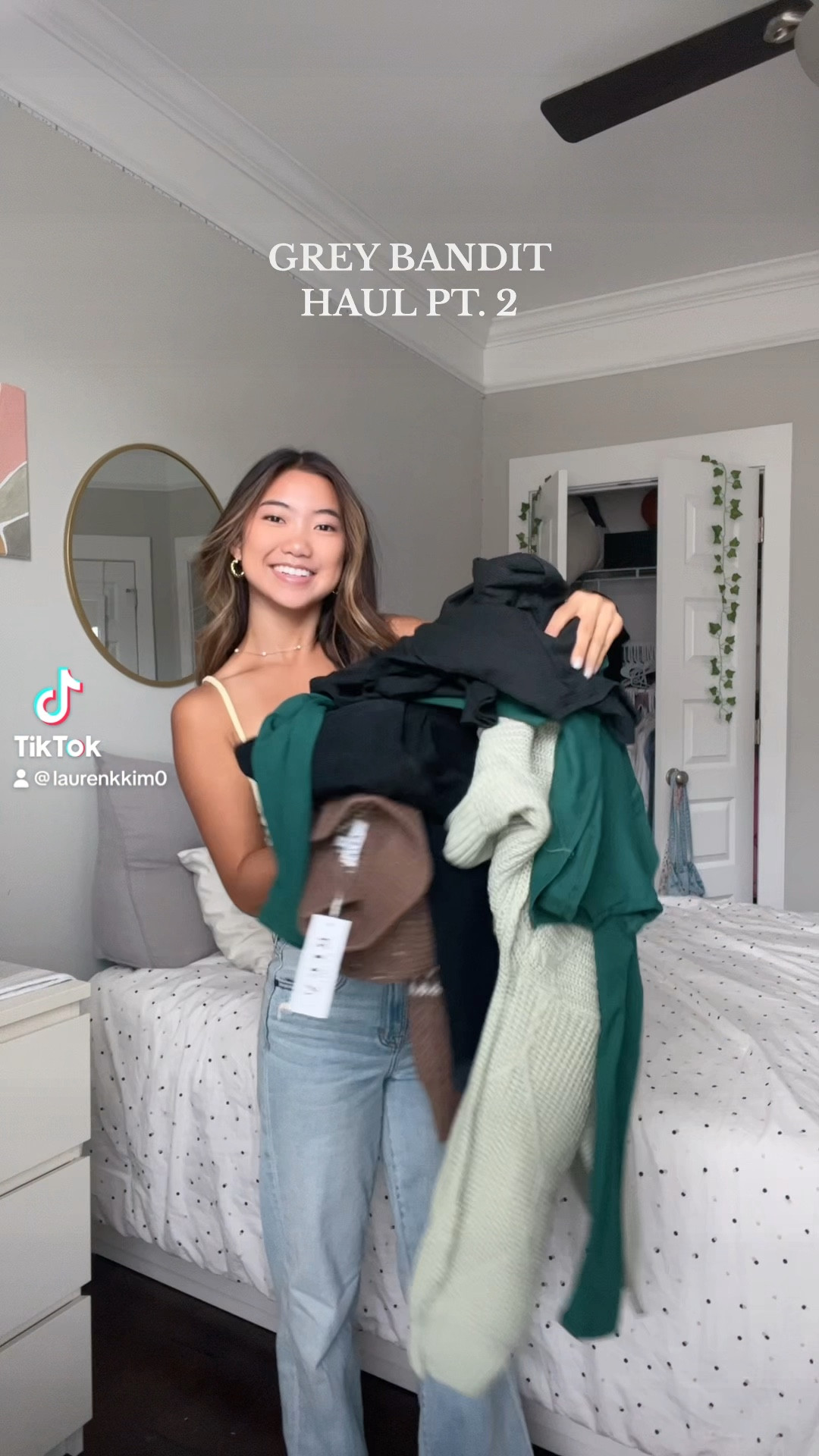 part 2! code LAUREN15 to save $$ 😋🫶🏼 

1: zip up- small, tank, xs, jeans- 24/1
2: sweater- small, same jeans
3: sweater- medium, same jeans
4: sweater- medium, black jeans- 24/1
