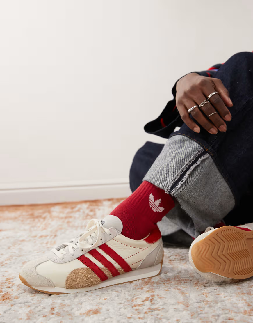 adidas Originals Country OG trainers in white and red | ASOS (Global)