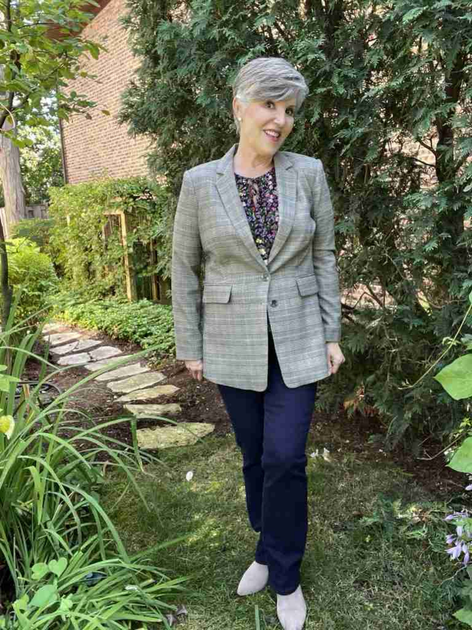 This is for you if you wonder how to style a plaid blazer!
It’s such a great basic for your fall/winter capsule wardrobe. 

Here, I wore an @amazonfashion dark floral print top with dark wash jeans and tan booties.

#LTKOver40 #LTKSeasonal #LTKFindsUnder50