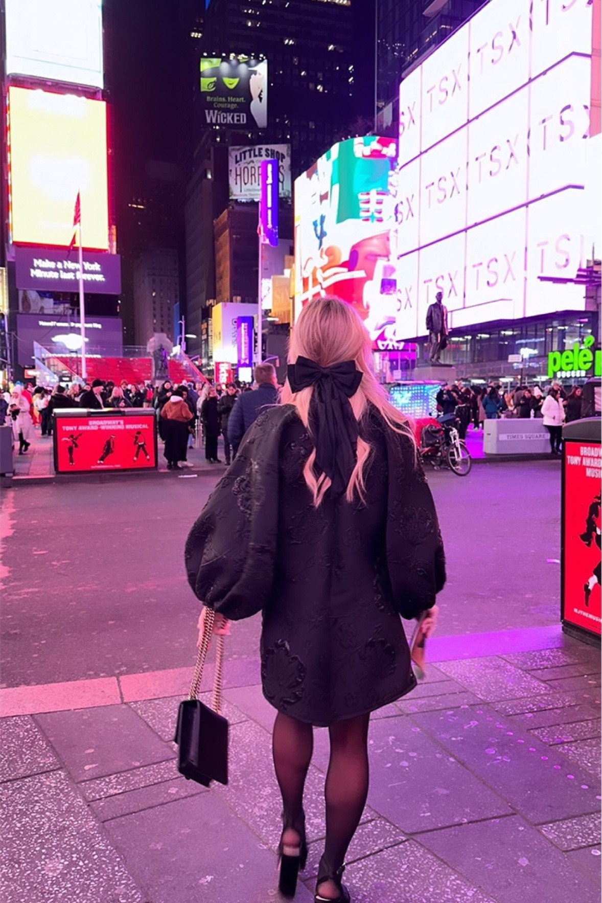 Outfit check in NYC for Hamilton tonight ✨🎀.


#LTKstyletip #LTKHoliday #LTKtravel