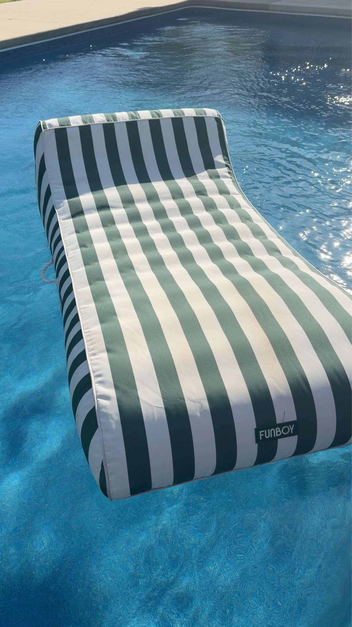 Outdoor sun loungers inflatable 

#LTKSeasonal #LTKdayinmylife