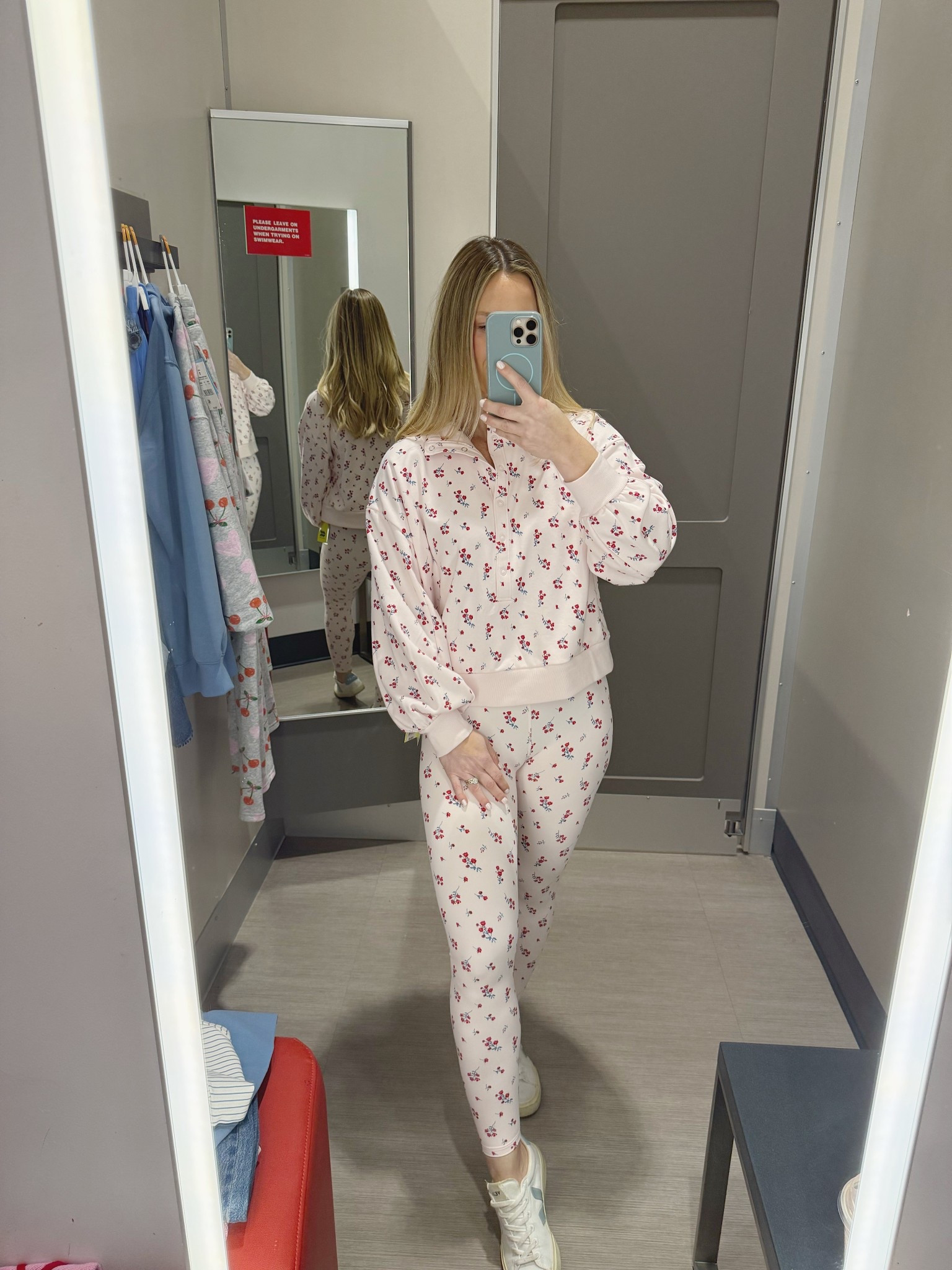 The cutest floral matching set.

I’d size up in the bottoms 

#LTKActive #LTKmomlife #LTKmorningroutine