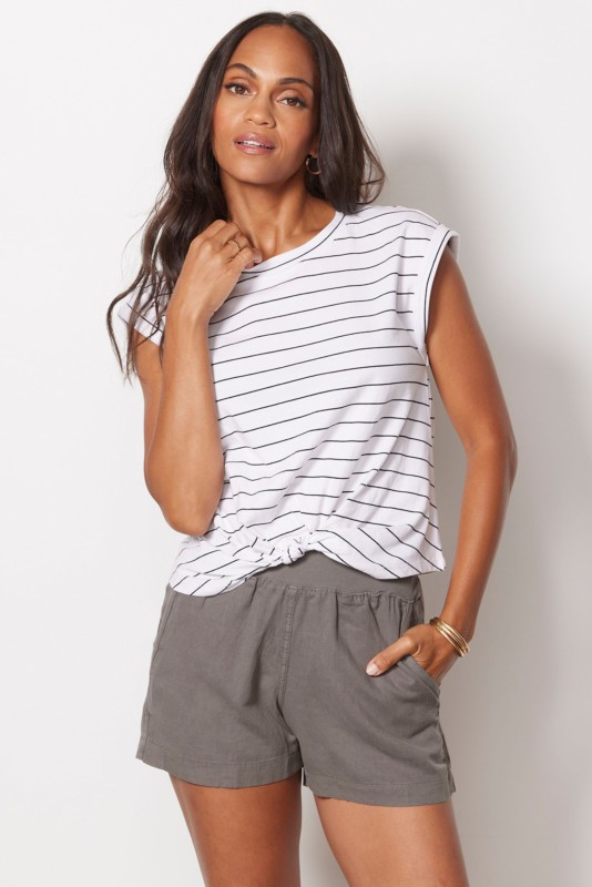 EVEREVE Zora Stripe Twist Front Tee | EVEREVE | Evereve