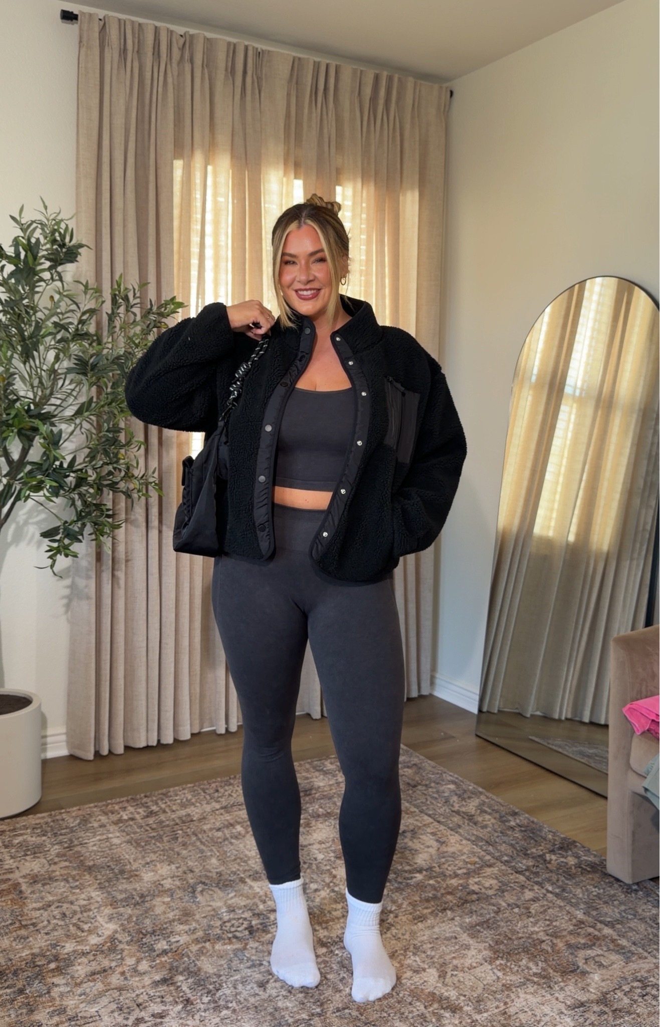 workout set & jacket from fabletics ⭐️ wearing an xl!

#LTKootd #LTKfitnessgoals #LTKMidsize