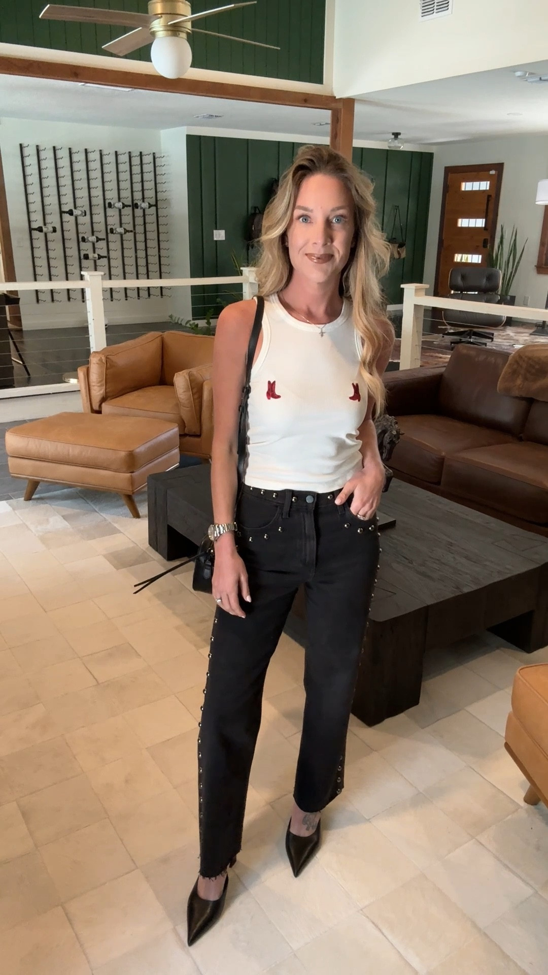 Country but make it chic !? 🤠 party horse jeans on SALE! SALE! SALE ! Sooo fun and cool for 

Top: small 
Jeans: 25


#LTKgrwm #LTKootd #LTKvlog