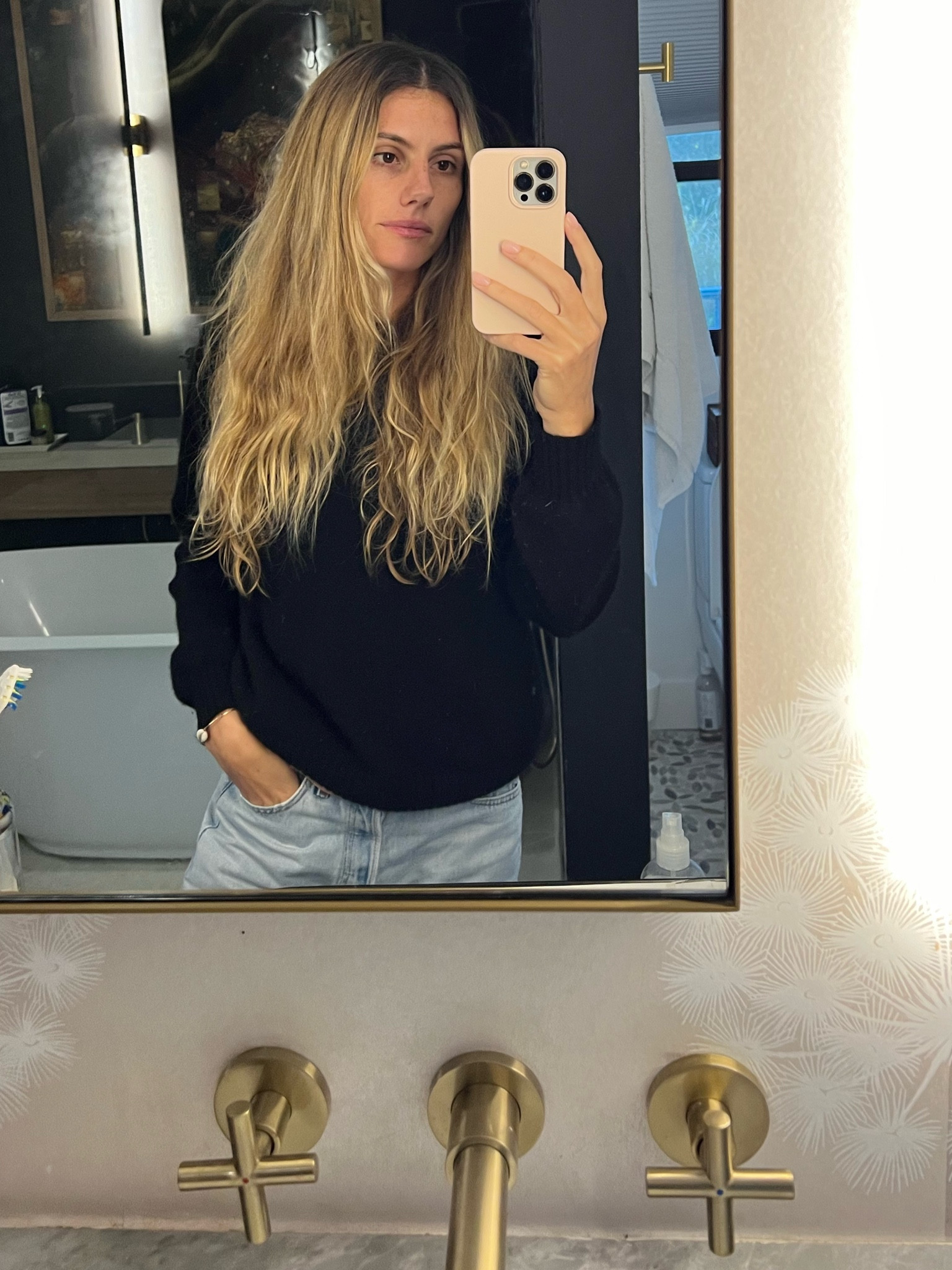 Think I found a perfect hair product combo. Spray at roots then blow dry + oil at ends after 🤝

#LTKBeauty