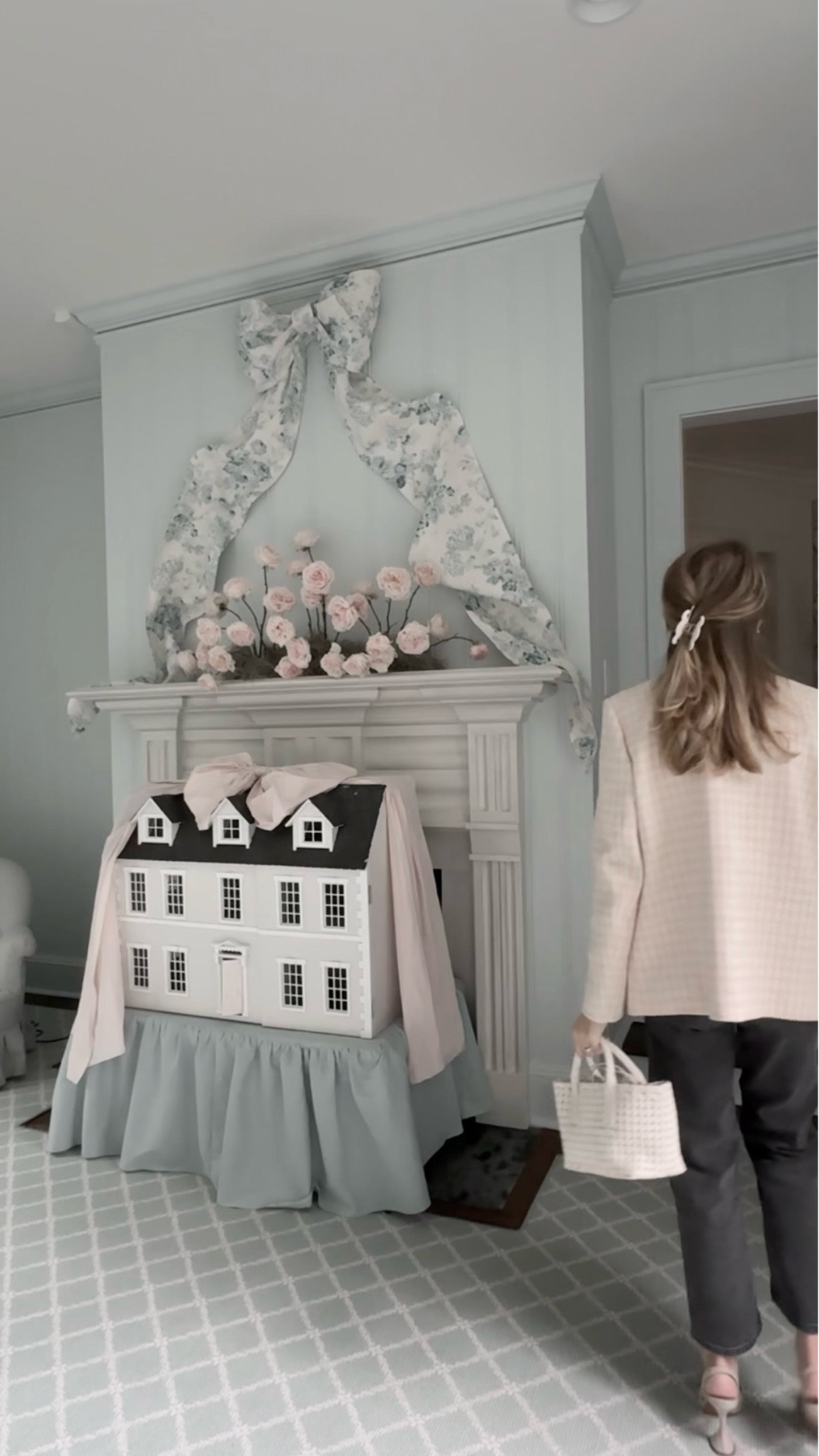 One of my favorite looks! Wearing my favorite Anine Bing jacket (they also make a matching skirt) and Everlane jeans!