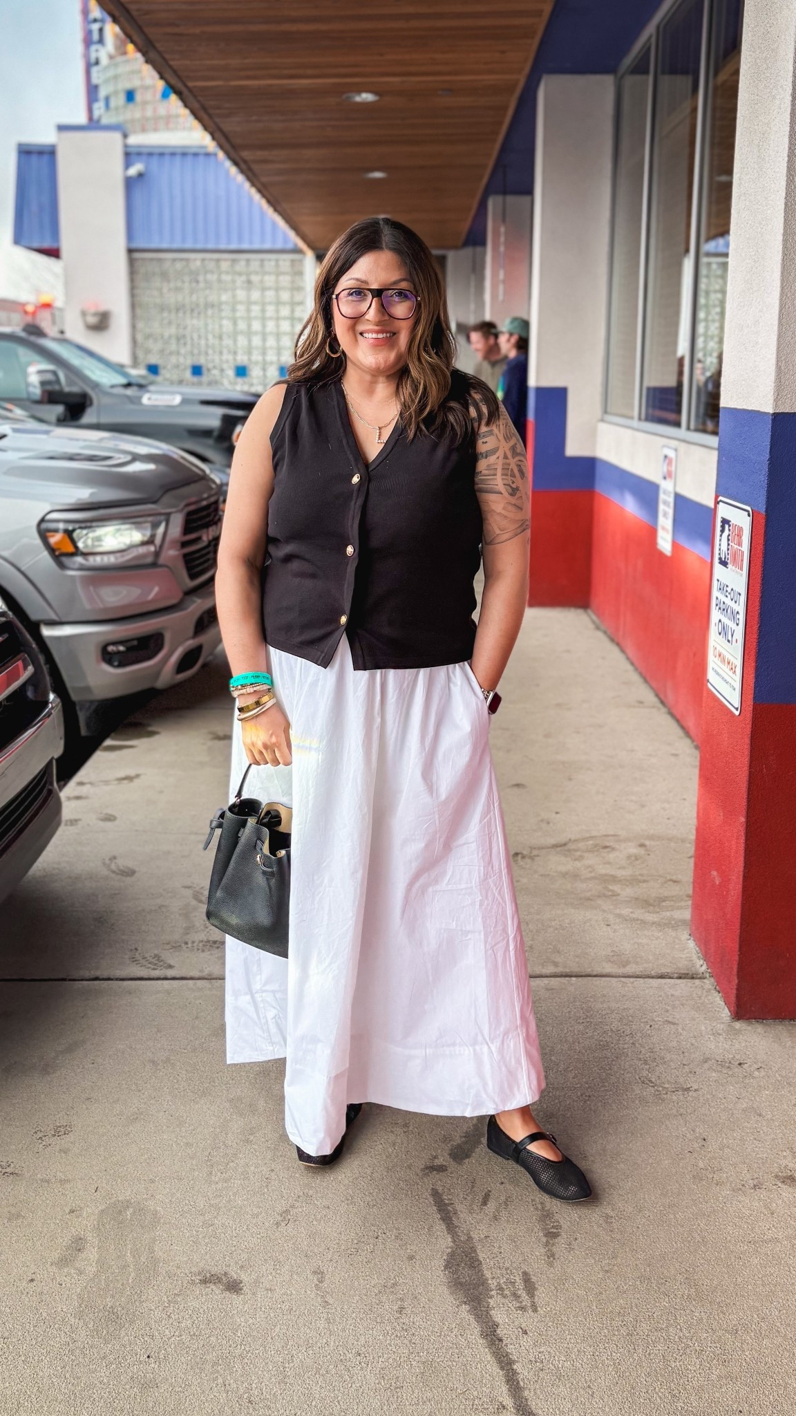 Tonight’s look:
Amazon sweater vest - XL
Quince skirt - M 
Tory Burch bag
Steve Madden mesh sandals

#LTKootd #LTKMidsize #LTKOver40