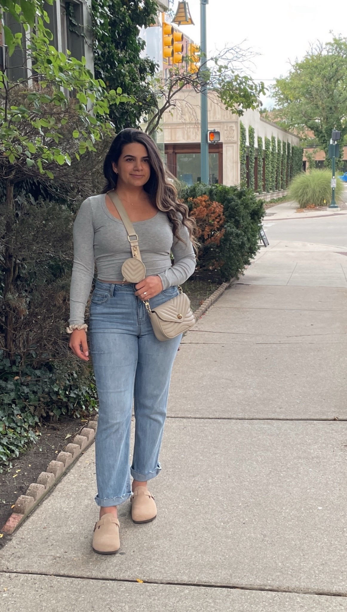 Realistic casual fall outfit! Loving these Birkenstock dupes I found on Amazon for less than $50!!



#LTKSeasonal #LTKFindsUnder50