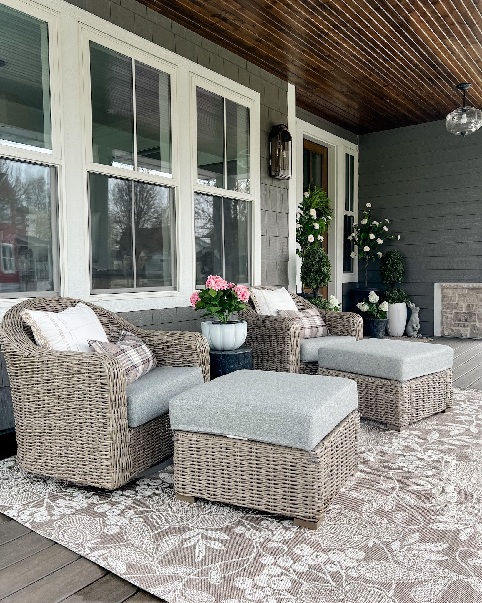 It’s coming up on porch and patio season. If you are looking for seating, this Walmart chair
swivels and is so comfy! And covers are included. 

 

#LTKSeasonal #LTKHome