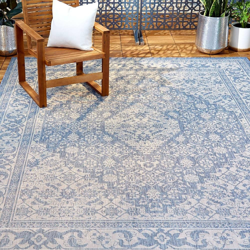 Nicole Miller New York Patio Country Dahlia Transitional Medallion Indoor/Outdoor Area Rug, Blue/Grey, 5'2"x7'2" | Amazon (US)